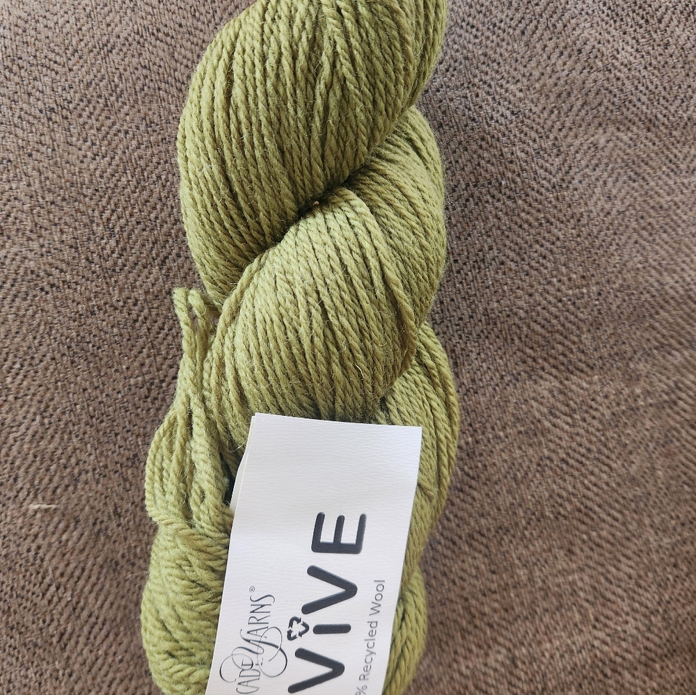 Cascade Yarns ReVive Green Wool Yarn - Picture 2 of 4